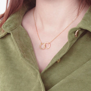 614. Interlocking Circle Necklace